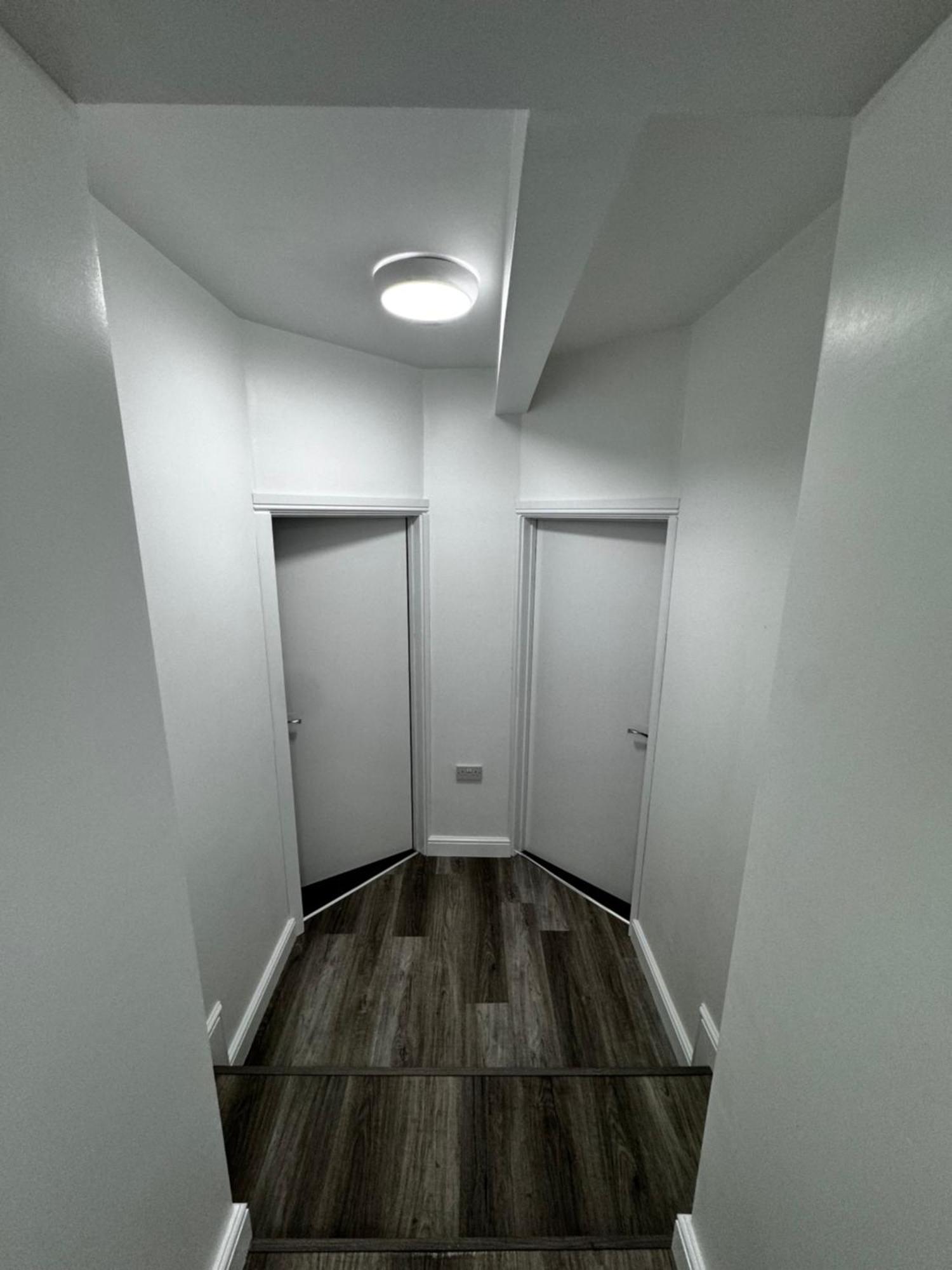 11acomberton Apartment